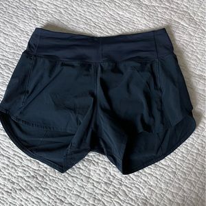 lululemon size 6 Run Times 4” navy shorts
